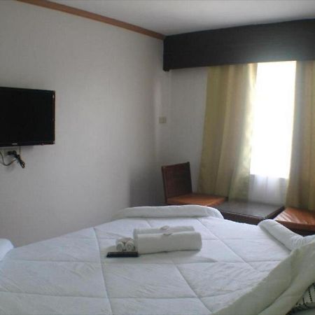 Oyo 621 De Loro Inn Puerto Princesa Dış mekan fotoğraf
